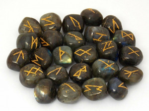 Labrodorite rune stone set